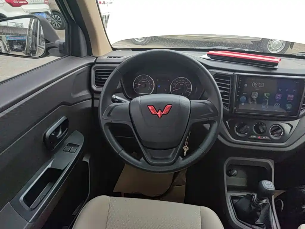 Wuling Hongguang V — миниатюра 11