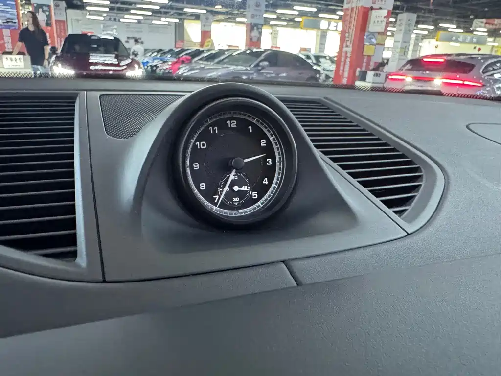 Porsche Macan — миниатюра 14