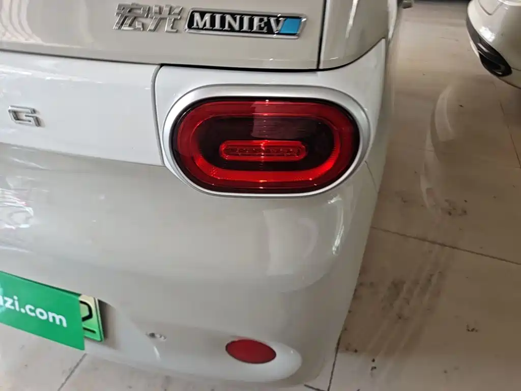 Wuling MINIEV — миниатюра 8