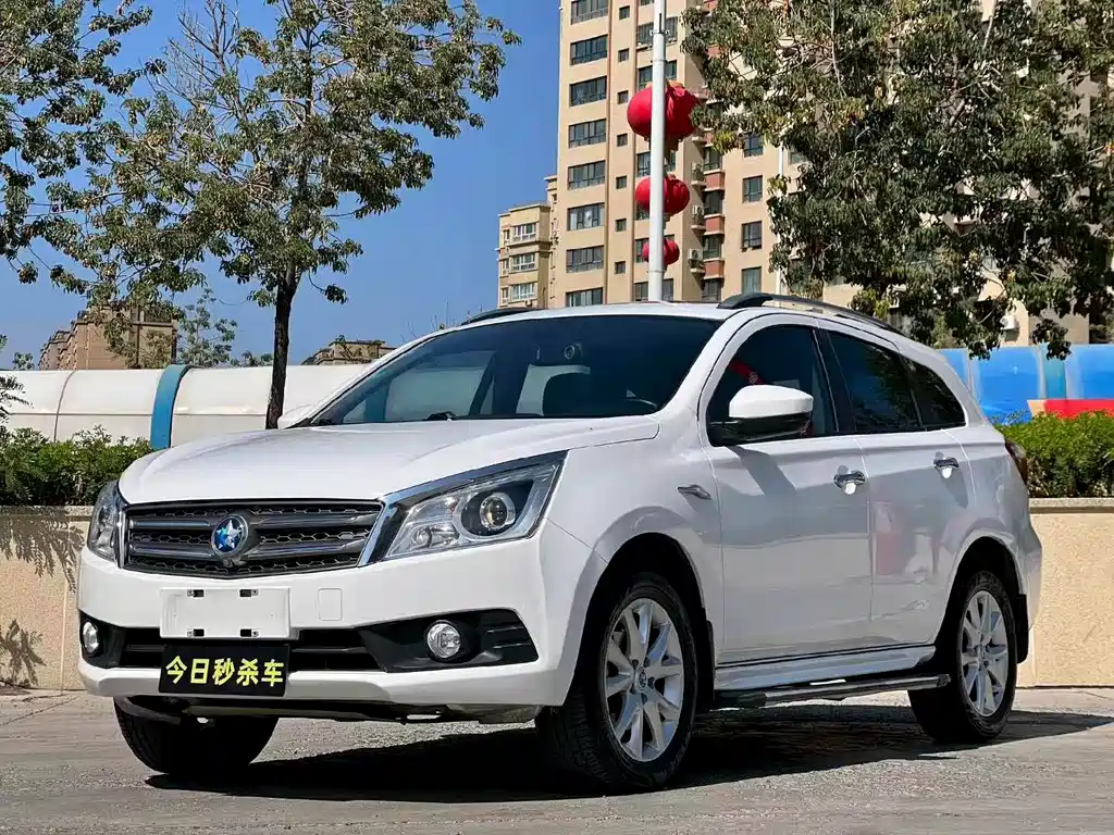 Venucia T70