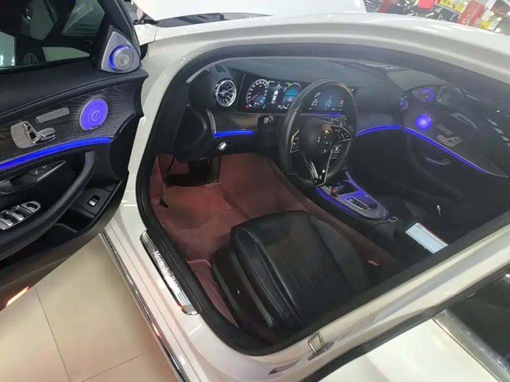 Mercedes-Benz E-Class — миниатюра 16