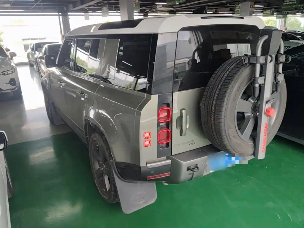 Land Rover Defender — миниатюра 5