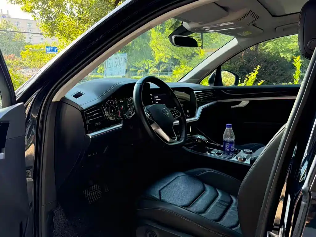 Volkswagen Touareg 2021 3.0TSI Sport