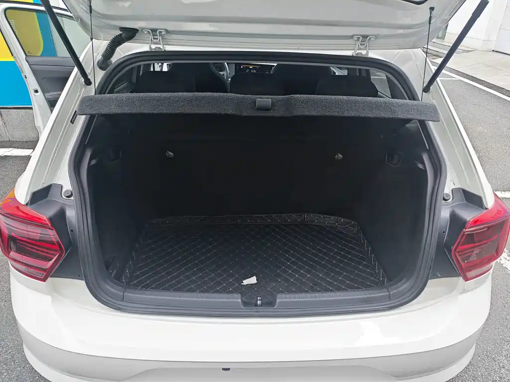 Volkswagen Polo — миниатюра 4