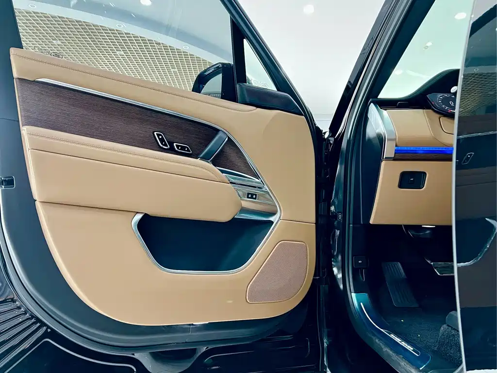 Land Rover Range Rover — миниатюра 24