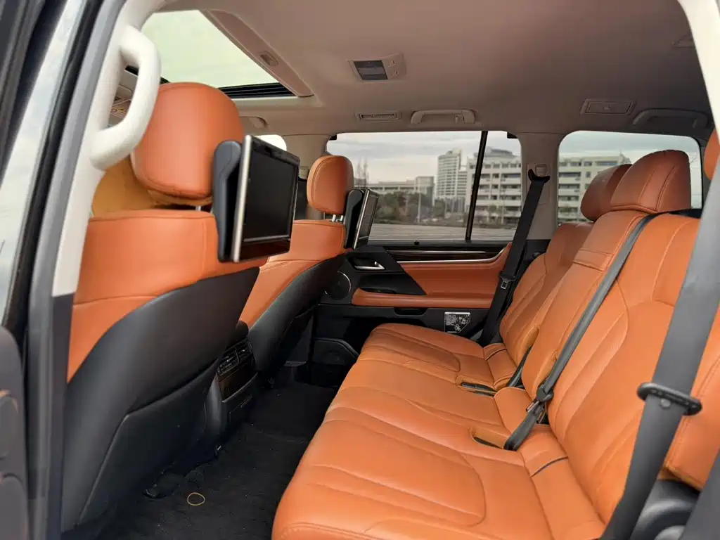Lexus LX — миниатюра 8