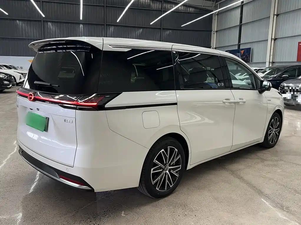 GAC Motor Trumpchi E8 PHEV — миниатюра 10