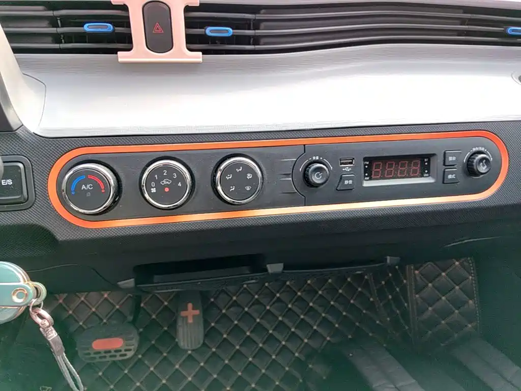 Wuling MINIEV — миниатюра 13