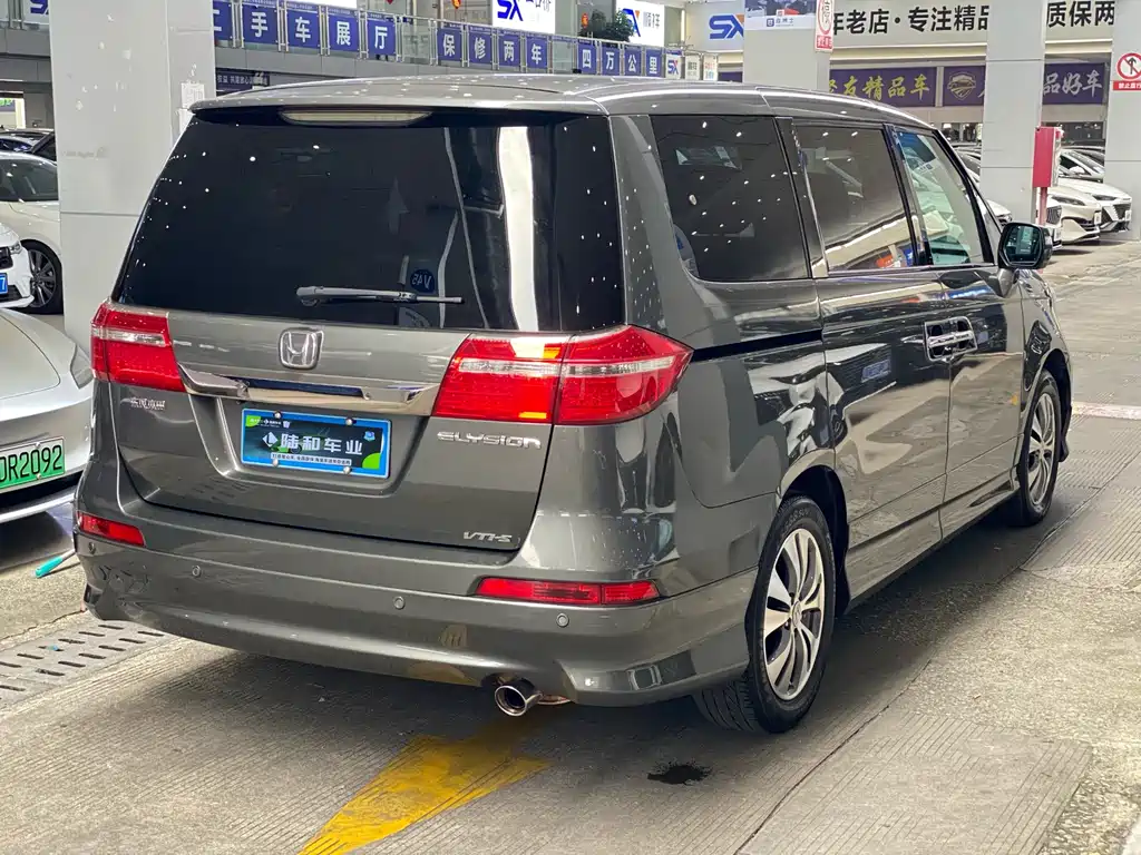 Honda Elysion — миниатюра 11