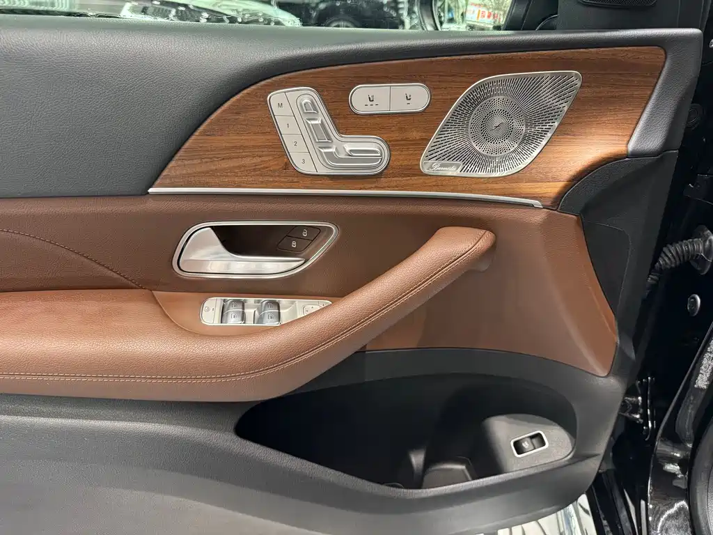 Mercedes-Benz GLE (Import) — миниатюра 7