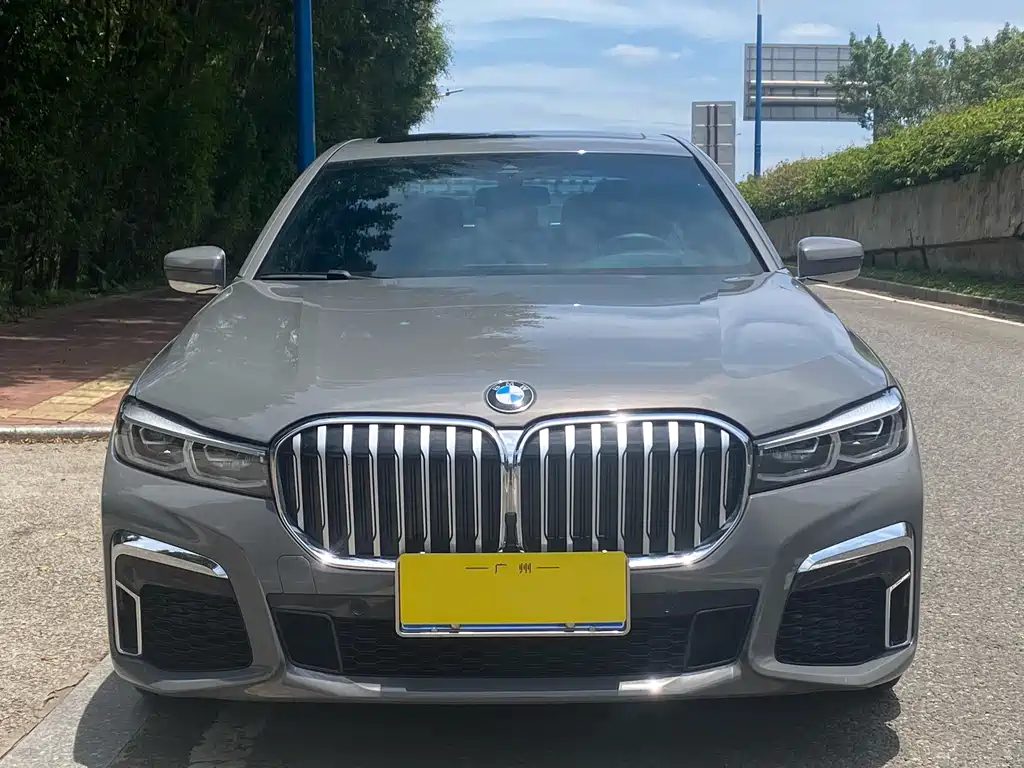 BMW 7 Series 740Li Leading Type M Sport Package, фото 2
