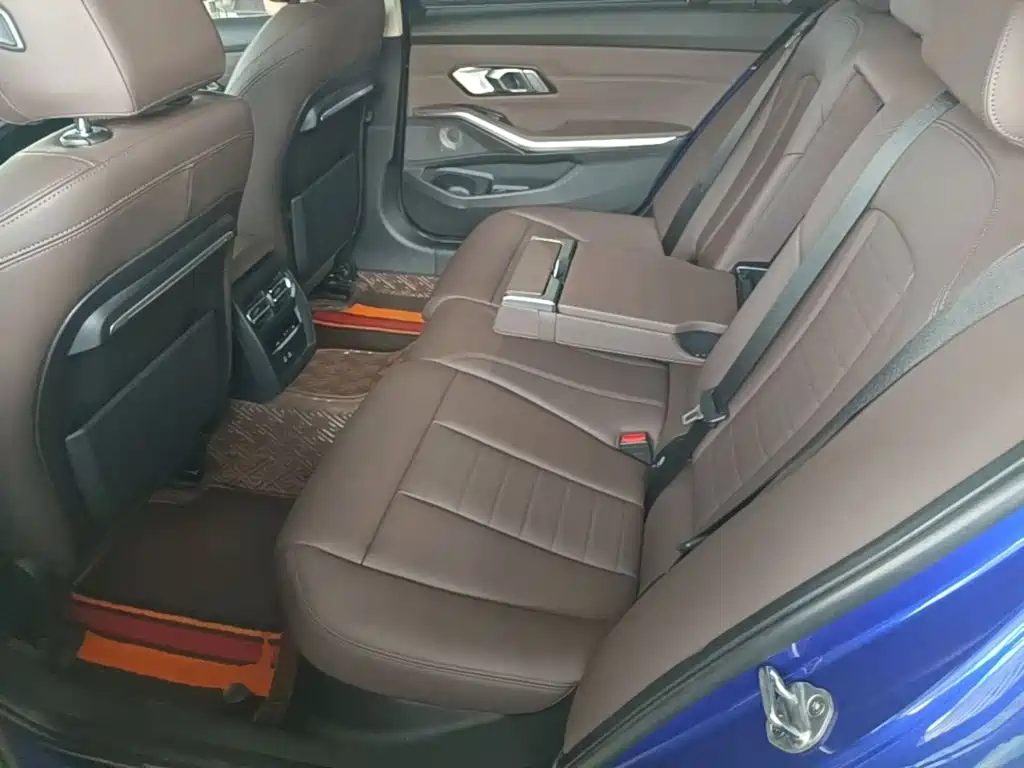 BMW 3 Series — миниатюра 17