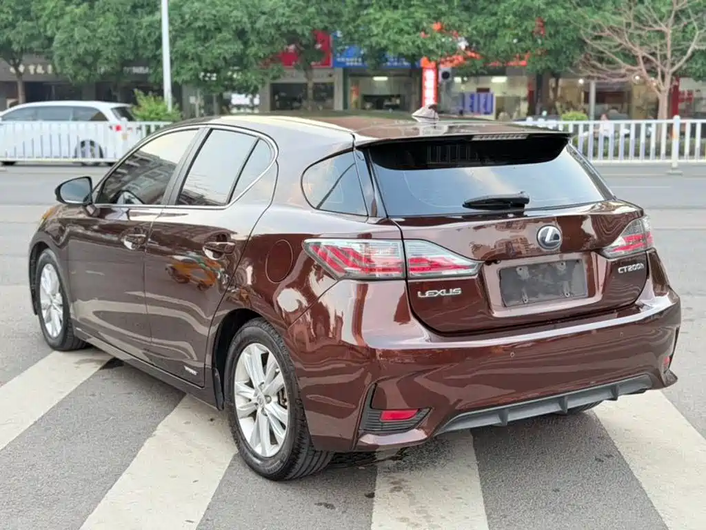 Lexus CT — миниатюра 6