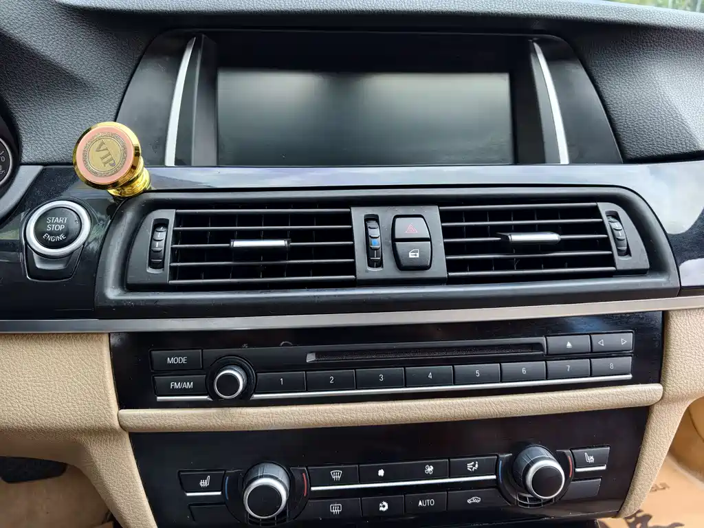 BMW 5 Series — миниатюра 17