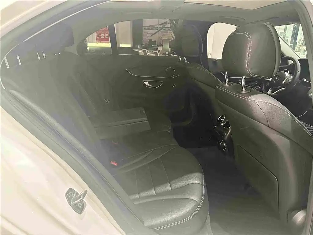 Mercedes-Benz C-Class — миниатюра 15