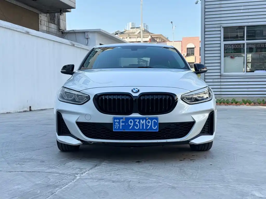 BMW 1 SERIES