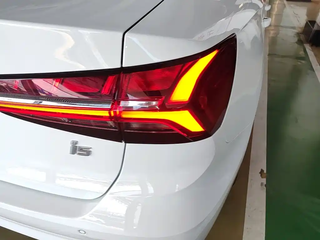 Roewe i5 — миниатюра 8