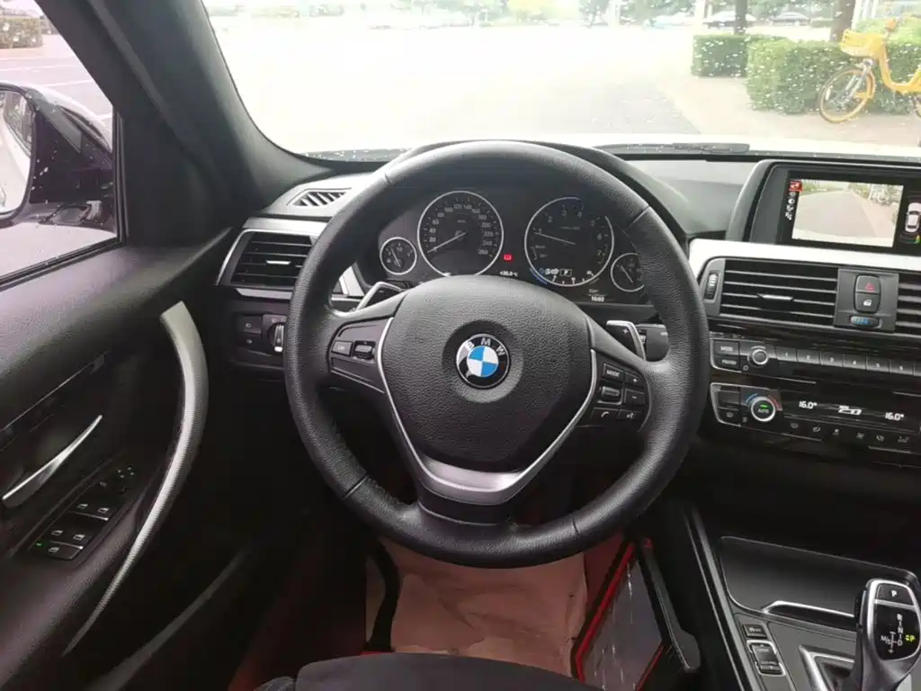 BMW 3 Series — миниатюра 11