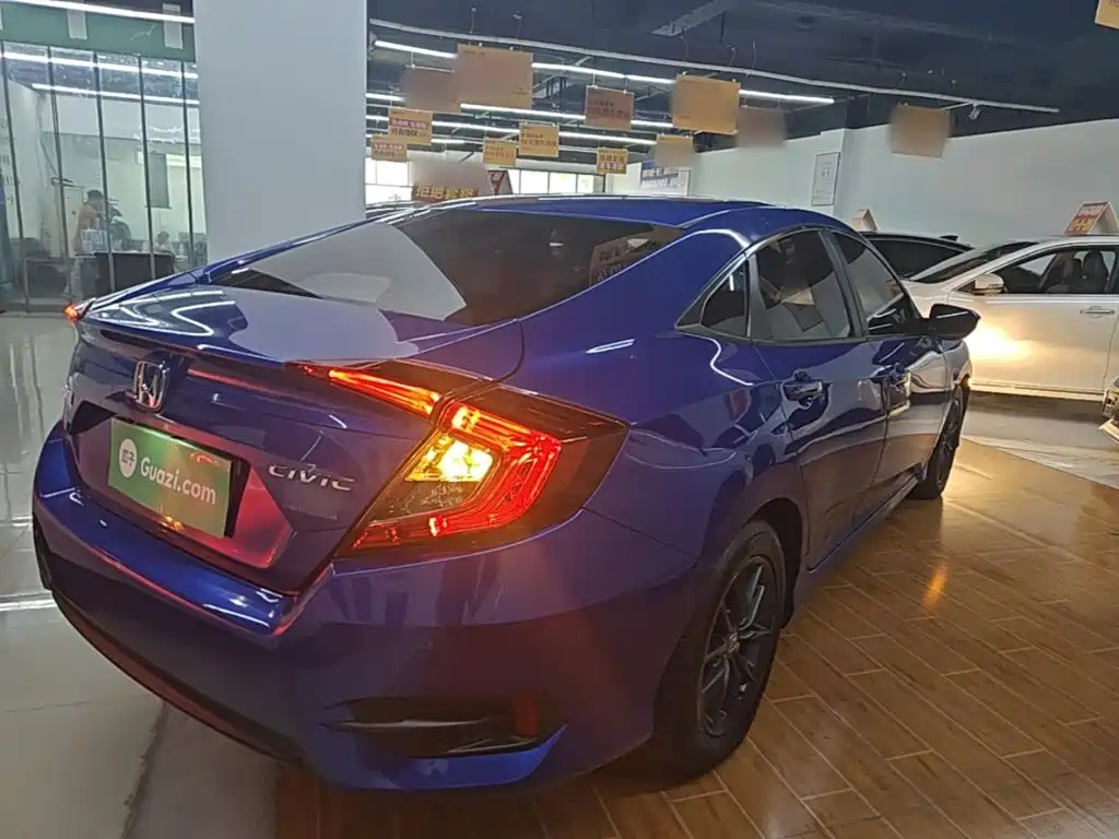 Honda Civic — миниатюра 7