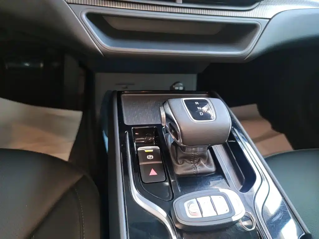 Hongqi Hongqi E-QM5 — миниатюра 14