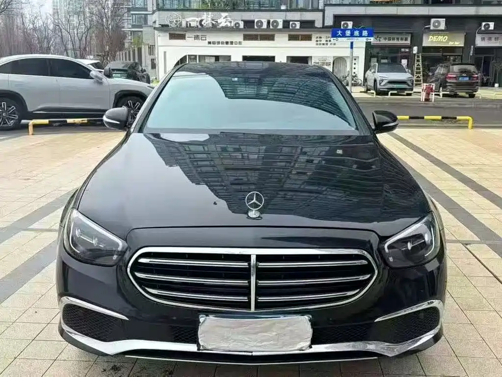 Mercedes-Benz E-Class — миниатюра 2