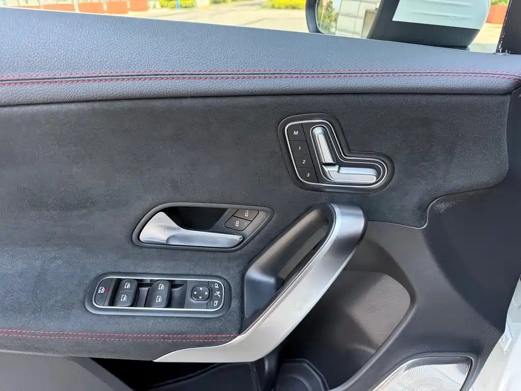 Mercedes-Benz CLA (Import) — миниатюра 18