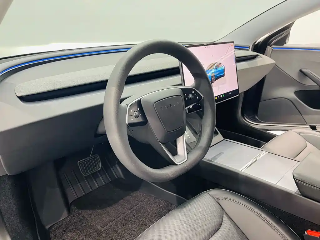 Tesla Model 3 — миниатюра 4
