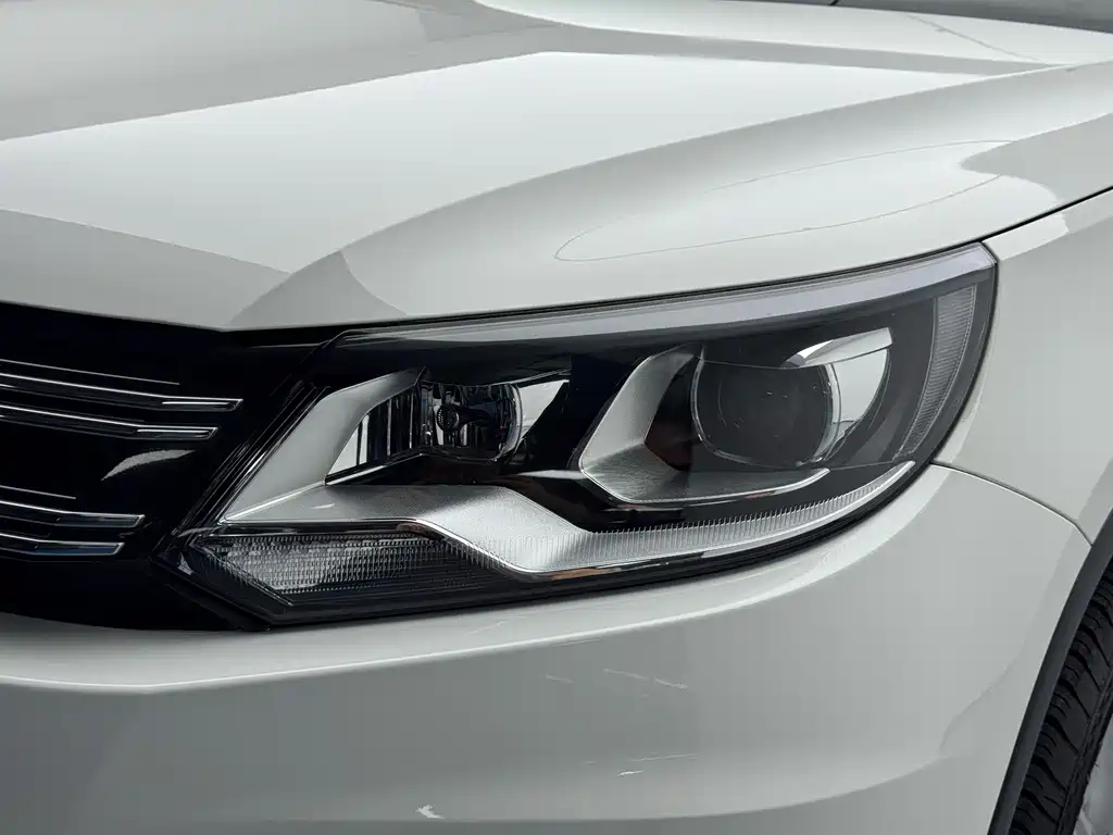 Volkswagen Tiguan — миниатюра 16