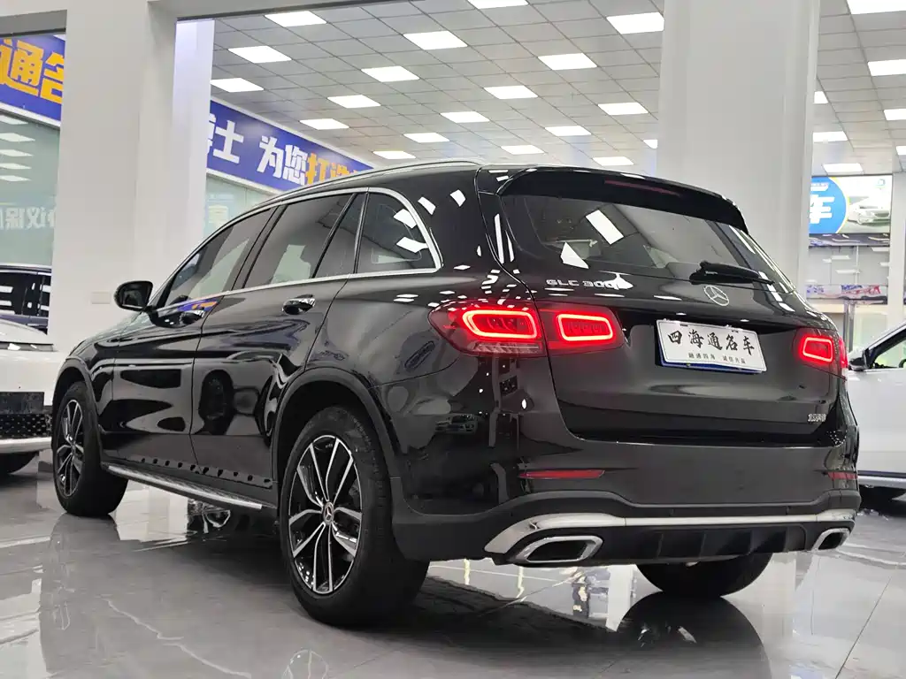 MERCEDES-BENZ GLC
