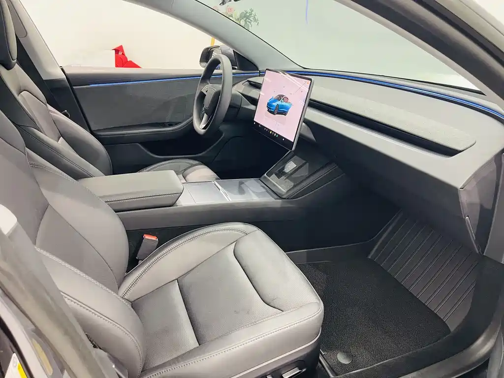 Tesla Model 3 — миниатюра 7