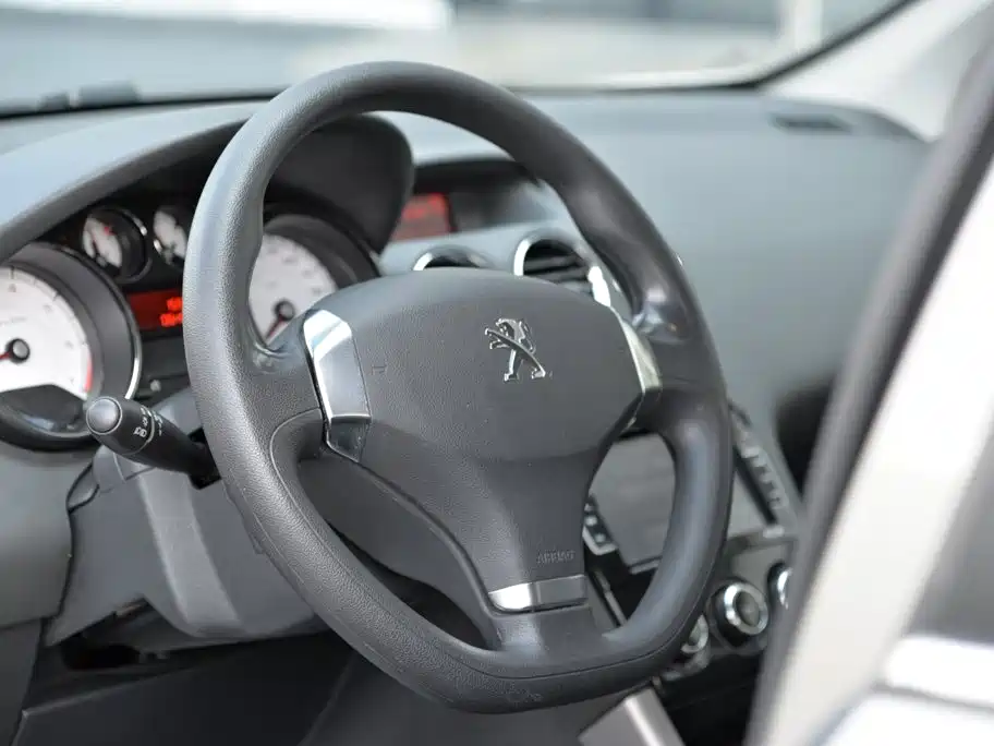 Peugeot 408 — миниатюра 6