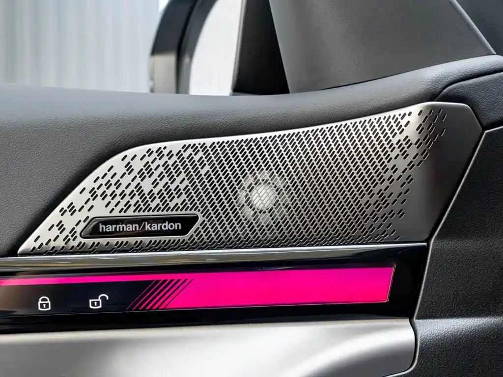BMW 5 Series — миниатюра 25