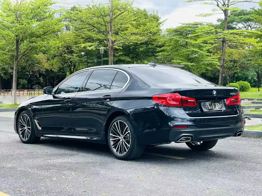 BMW 5 Series — миниатюра 4