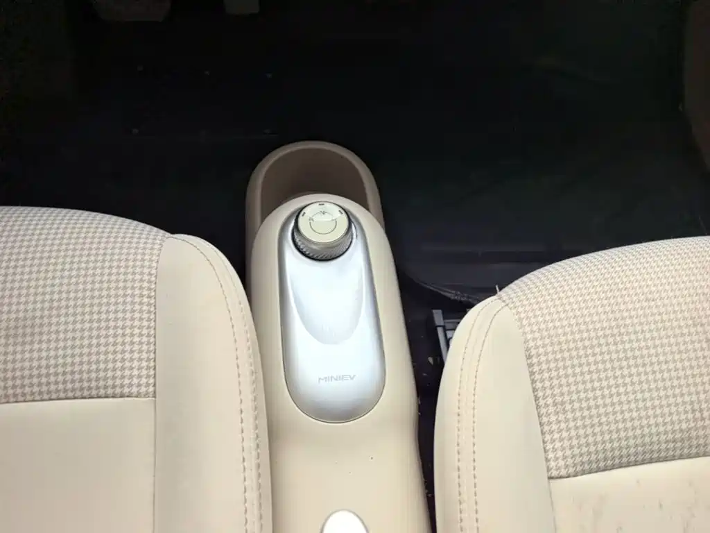 Wuling MINIEV — миниатюра 14