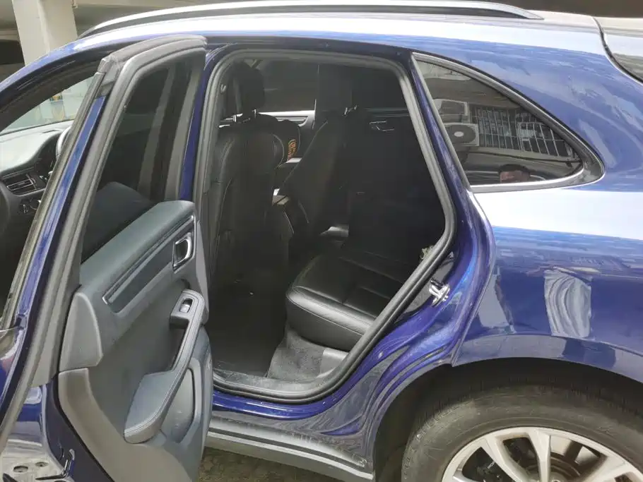 Porsche Macan — миниатюра 11