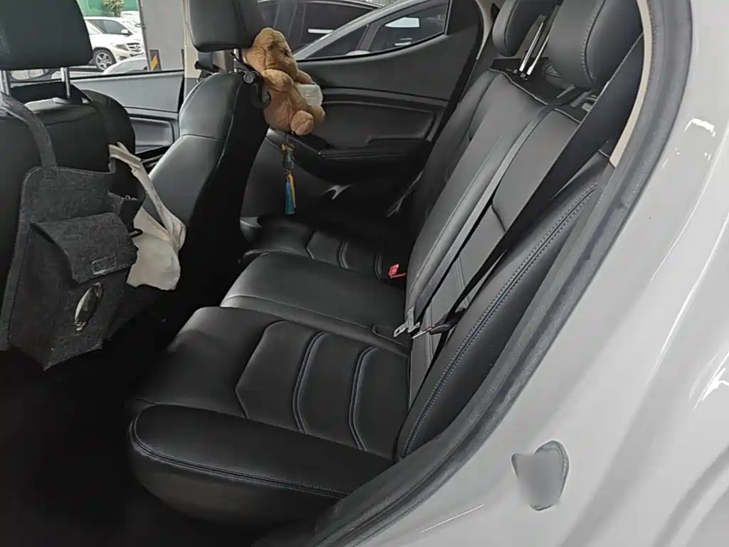BYD Yuan EV — миниатюра 17