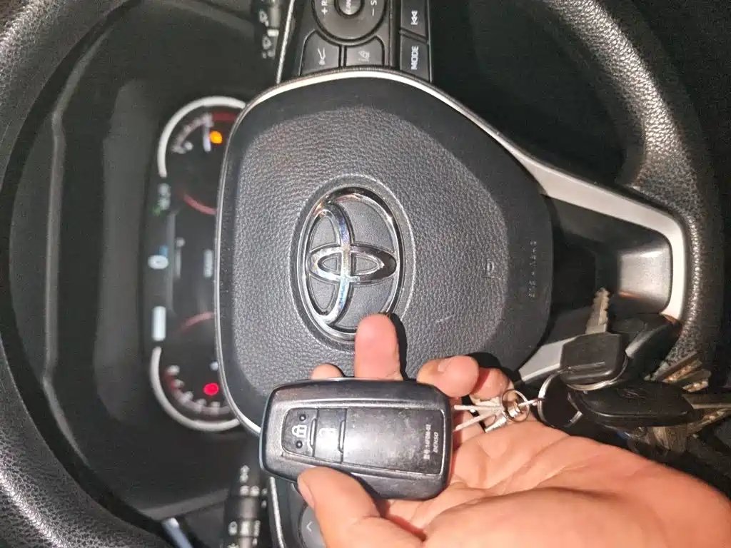 Toyota RAV4 — миниатюра 12