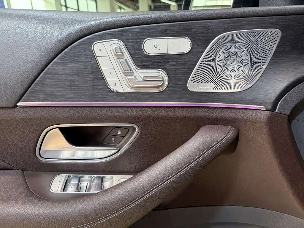 Mercedes-Benz GLE (Import) — миниатюра 23