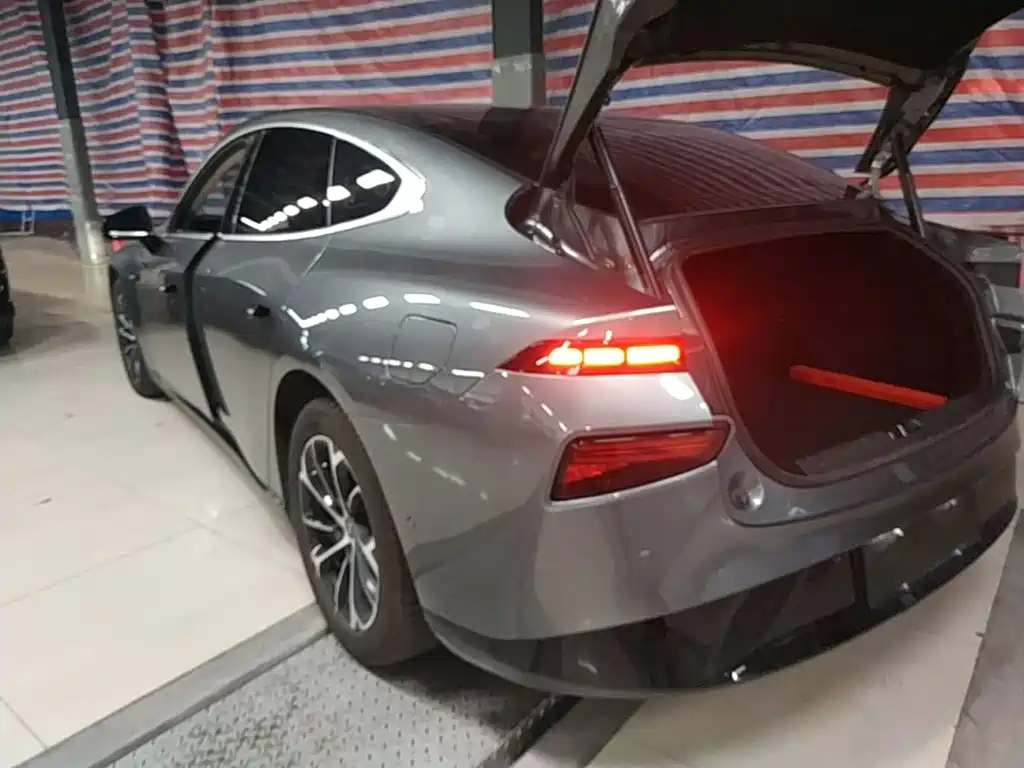XPeng P7 — миниатюра 5