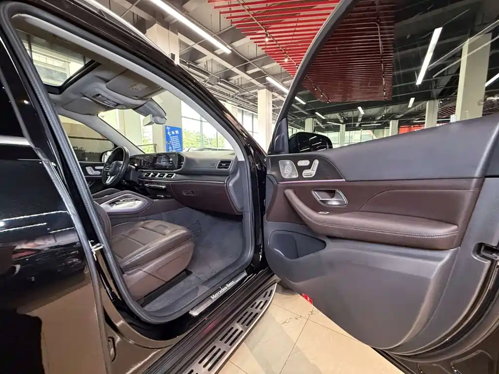 Mercedes-Benz GLE (Import) — миниатюра 17