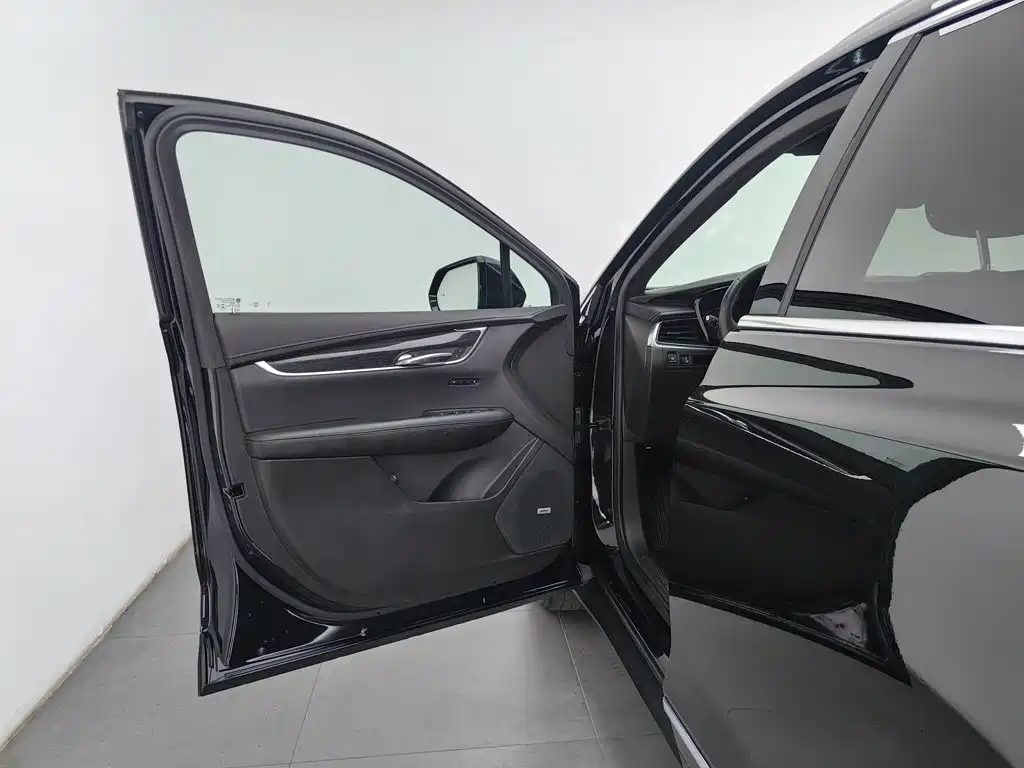 Cadillac XT5 — миниатюра 8