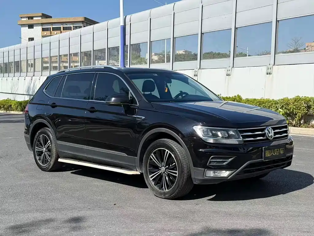 Volkswagen Tiguan L — миниатюра 2