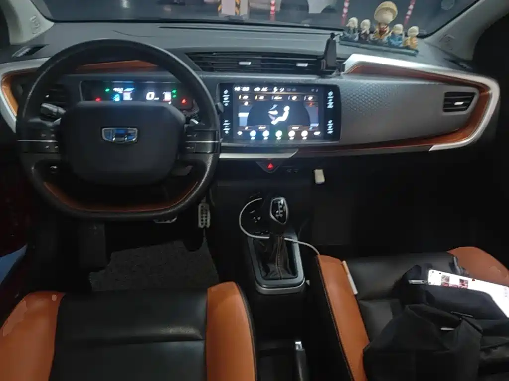 Geely Vision X1 — миниатюра 10