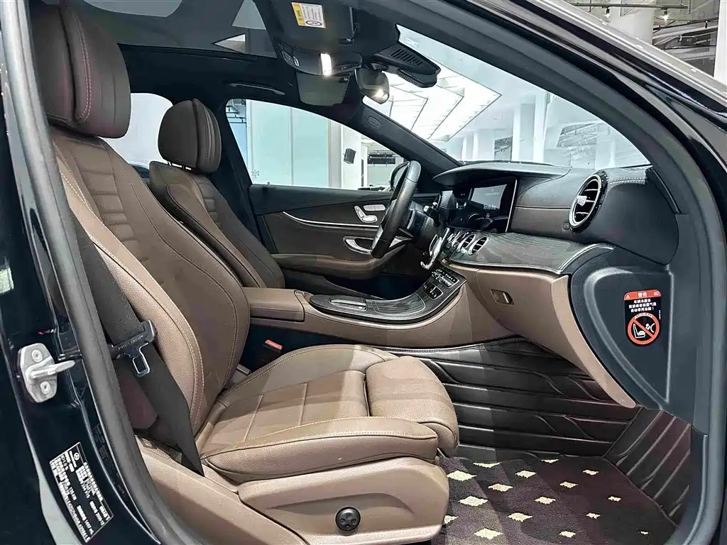 Mercedes-Benz E-Class — миниатюра 16