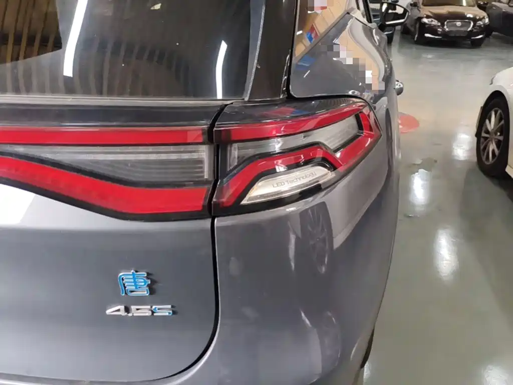 BYD Tang New Energy — миниатюра 8