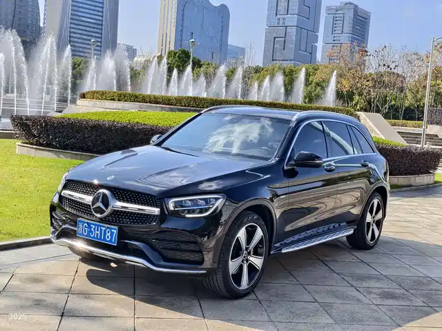 MERCEDES-BENZ GLC