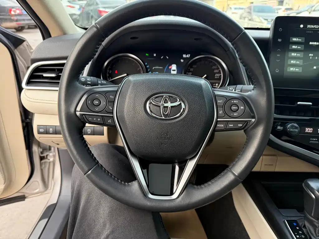 TOYOTA CAMRY