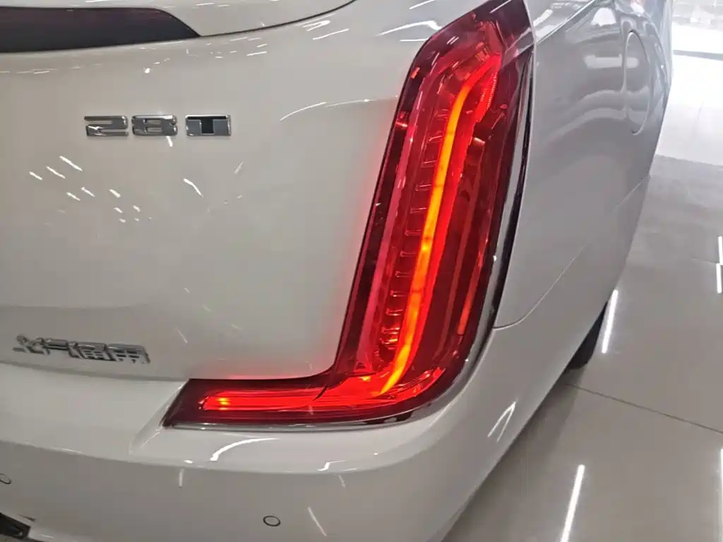 Cadillac XTS — миниатюра 8