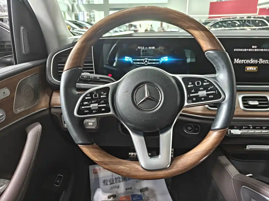 Mercedes-Benz GLS — миниатюра 14