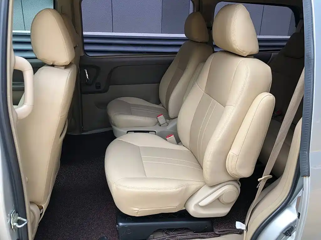 Buick GL8 — миниатюра 9